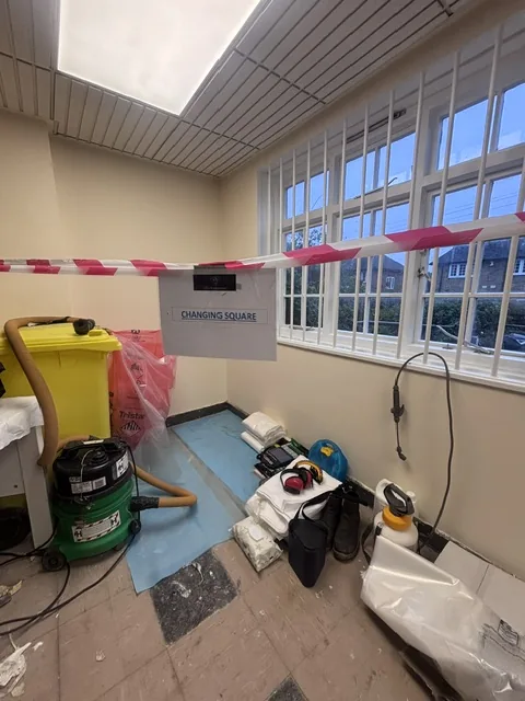 Asbestos floor tile and bitumen removal in Shoreditch