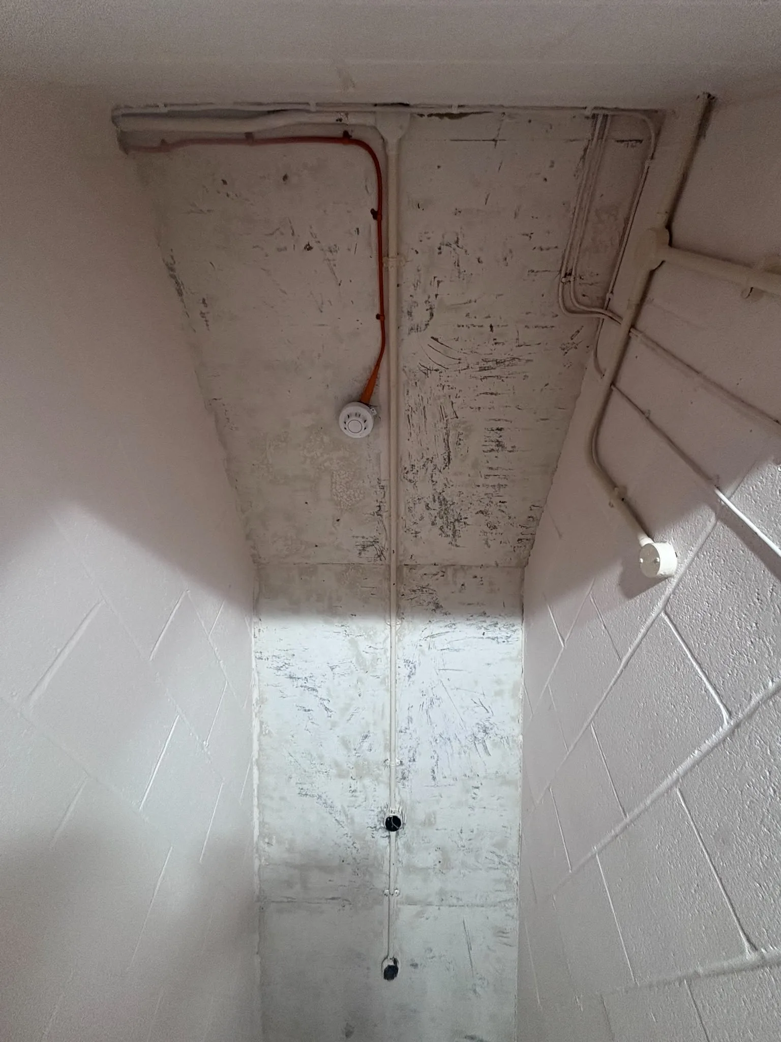 Licensed asbestos gasket removal in a Shoreditch commercial property